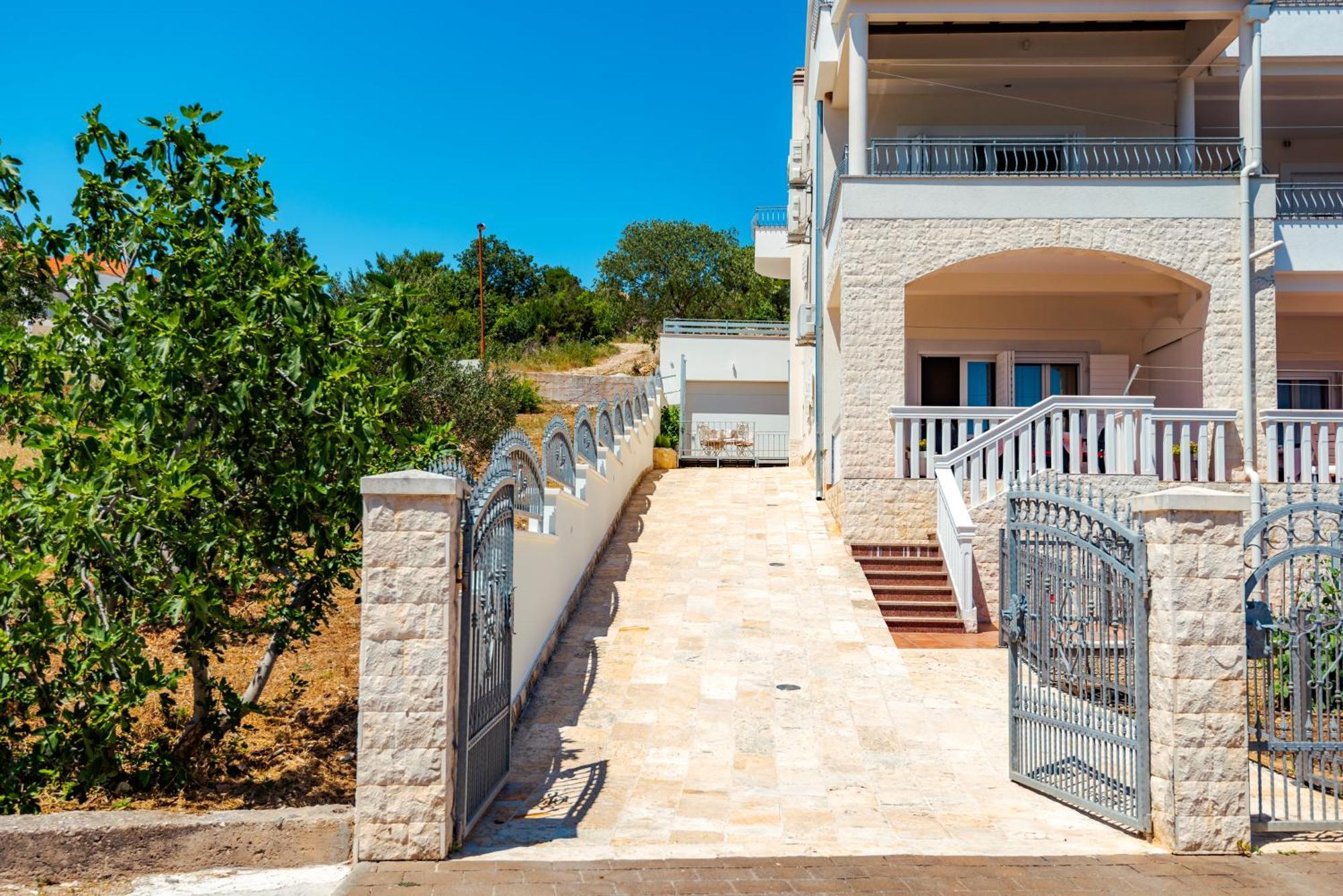 Apartment Bilice Beach エクステリア 写真